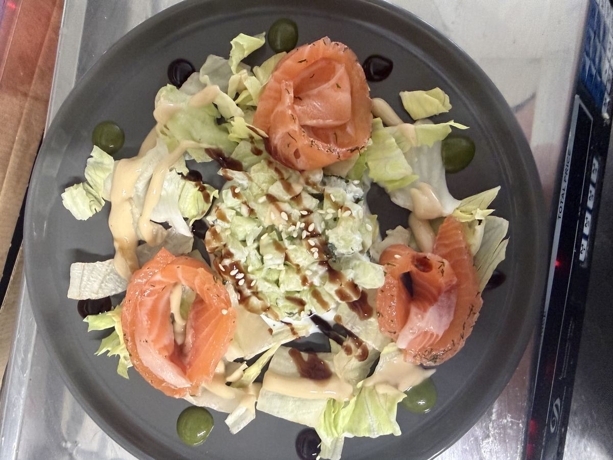 Saumon fumé et salade